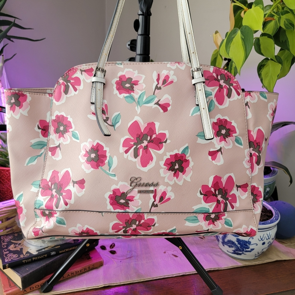 EUC Vintage GUESS Floral Bag